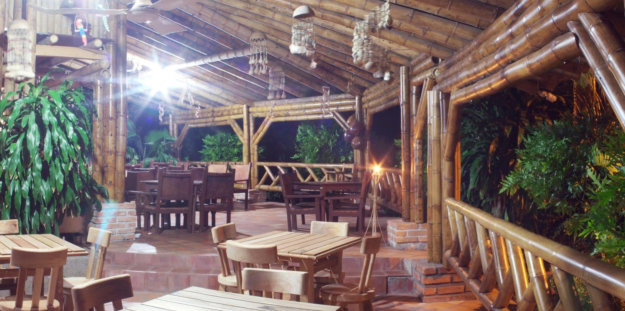 Hotel Parador Del Gitano Doradal Extérieur photo